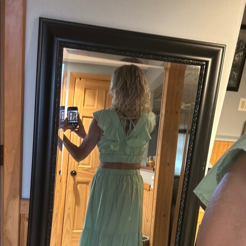 Green Ruffled Two-Piece Set - Picture 6 of 6